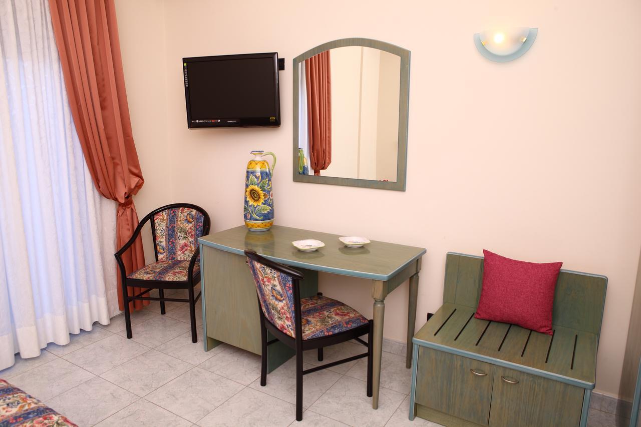 Hotel Za Maria Santo Stefano di Camastra Esterno foto